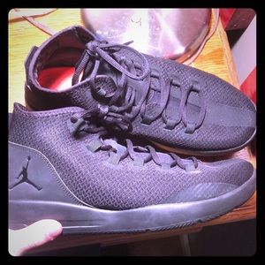 Jordan eclipse all black